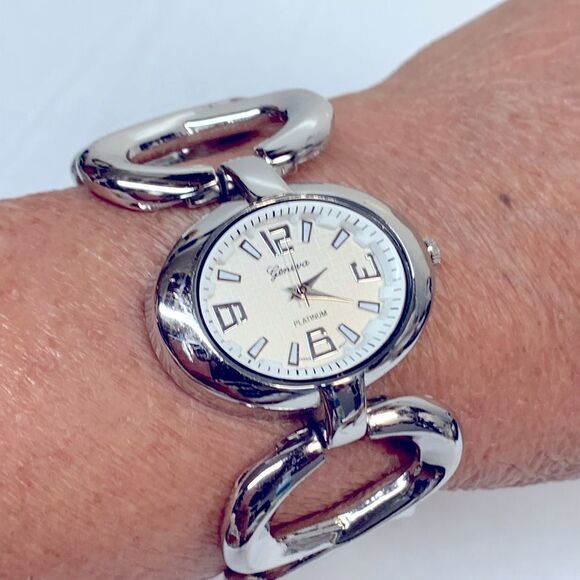 Geneva Chain Bangle Wrist Watch Silver Tone 7” Works Gorgeous - Picture 1 of 9